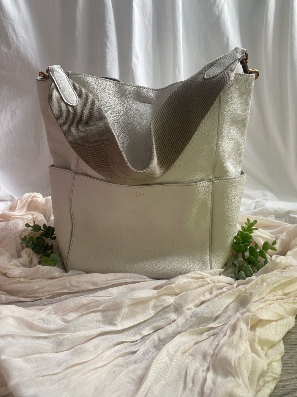 ✨ Celine Seau Sangle Medium – Rare White Colorway ✨ - Picture 4 of 12